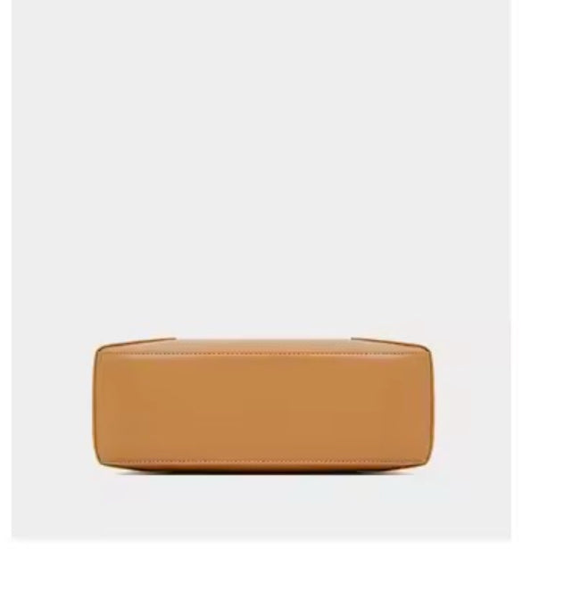 Diniar Small bag with Chain Strap